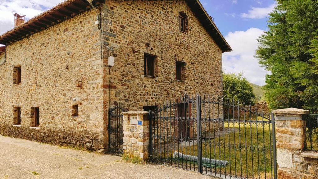 Agradable casa rural fuentes Carrionasimagen principal