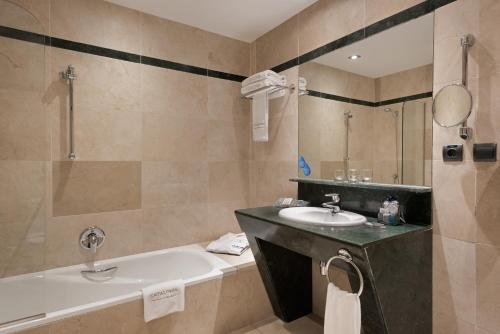 ImagenCatalonia Puerta del Sol 1