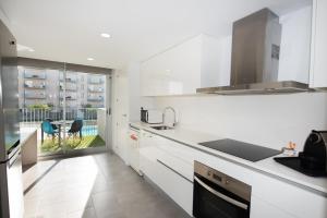 ImagenAPARTAMENTO con TERRAZA y VISTAS LA PISCINA CERCA ESTACION 4