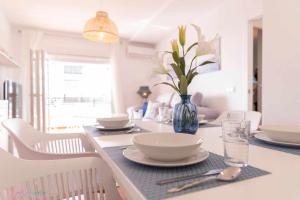 ImagenApartamento nuevo junto a la playa vistas al mar 5