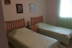 Imagen2 room apartment with free parking near the sea 5