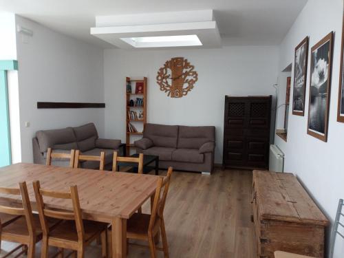 ImagenAlbergue Fresno de Cantespino - La Tormenta 1