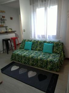 ImagenCoqueto estudio en Maliaño situado en calle semipeatonal 6