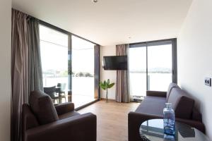 ImagenApartamentos Playa De Los Barcos 6