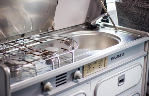 ImagenGemütlicher Volkswagen T3 Van in Nordspanien 1