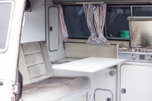 ImagenGemütlicher Volkswagen T3 Van in Nordspanien 7