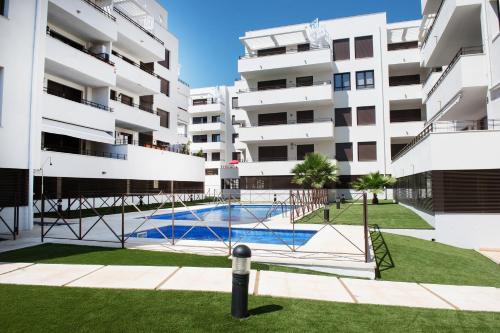ImagenNEW APARTMENT WITH BIG TERRACE 9 Min WALK TO BEACH 6 MIN SUPERMARKET 2
