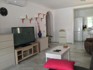 ImagenBajó en el campo de Golf, Orientación ideal todo el año Piscina-Terraza solárium-Wifi-Sat 3