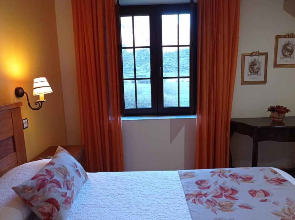 El Cuartel de Luguerosimagen principal