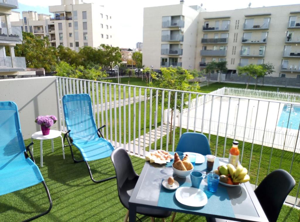 APARTAMENTO con TERRAZA y VISTAS LA PISCINA CERCA ESTACIONimagen principal