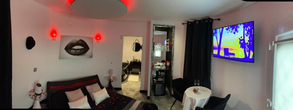 Romantica suite balnéo Jacuzzi dans maison sur canaux marina Empuriabravaimagen principal