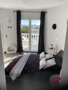 ImagenRomantica suite balnéo Jacuzzi dans maison sur canaux marina Empuriabrava 3