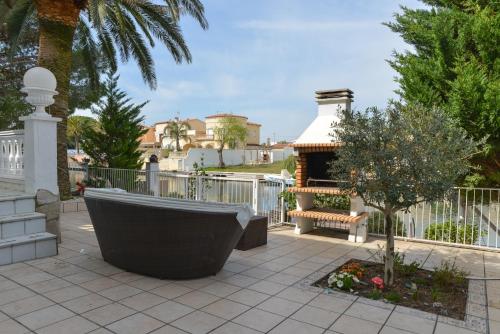 ImagenVilla Requesens on Canal 1