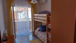 ImagenÀMPLIO Y LUMINOSO, PISO PRECIOSO Y MUY CUIDADO 6