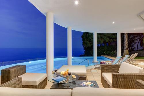 ImagenAl lado del mar