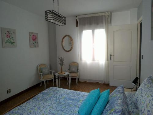 ImagenCoqueto estudio en Maliaño situado en calle semipeatonal 1