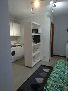 ImagenCoqueto estudio en Maliaño situado en calle semipeatonal 8