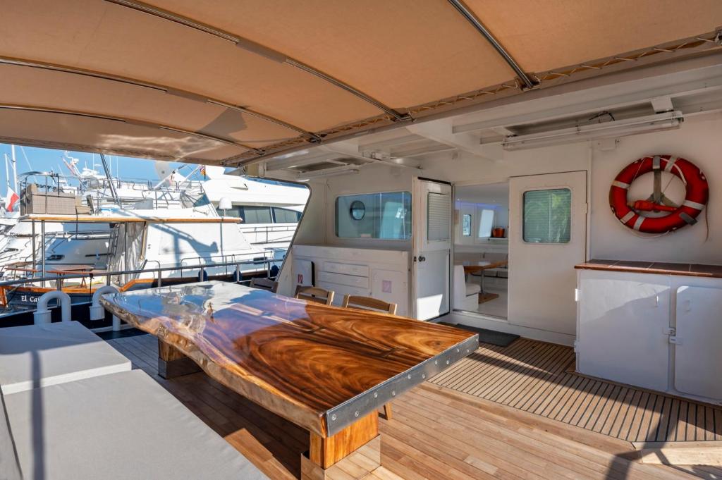 Luxury Boat Hotel Barcelonaimagen principal