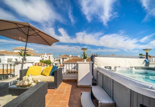 ImagenLuxury Spa and golf villa Denton 1