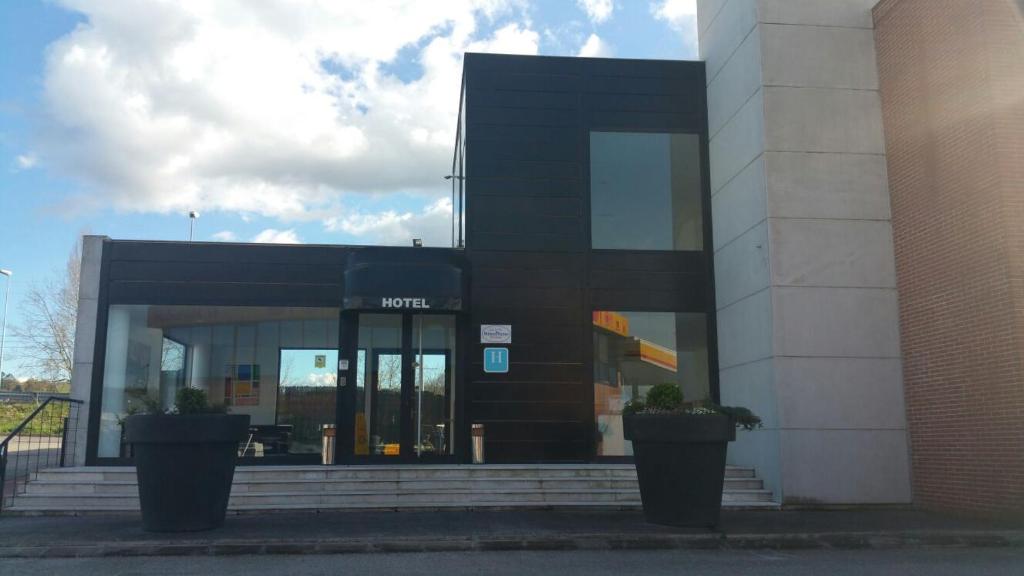 Puerta de Santillanaimagen principal