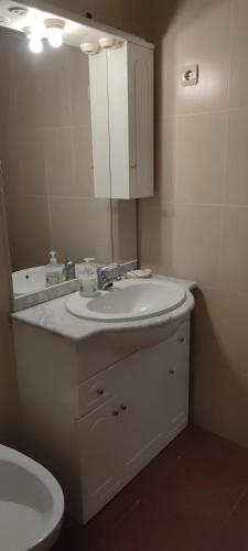 ImagenConnor Albares 1