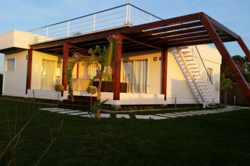 ImagenPeace and Freedom in a Natural Environment - ECO 1