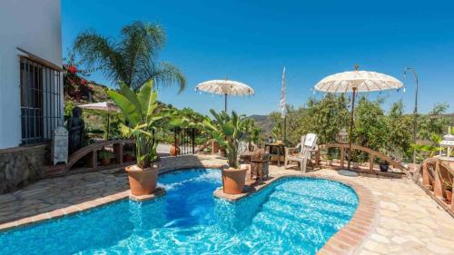 ImagenCasa Rural Arrijana Privada e Independiente Piscina con Jacuzzi y Barbacoa 1