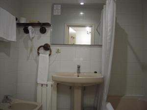 ImagenHotel Alcazar Irun - Centro Ciudad 6