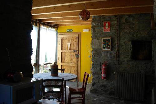 ImagenMIL MADREÑAS ROJAS 2