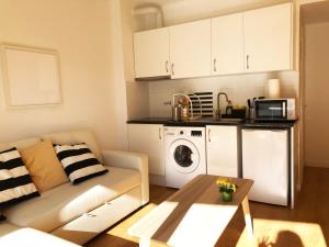 ImagenLovely seaside apartment in front of Calafell beach and Cunit beach 6