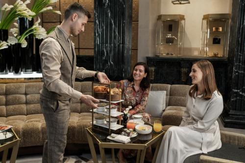 ImagenFour Seasons Hotel Madrid 2