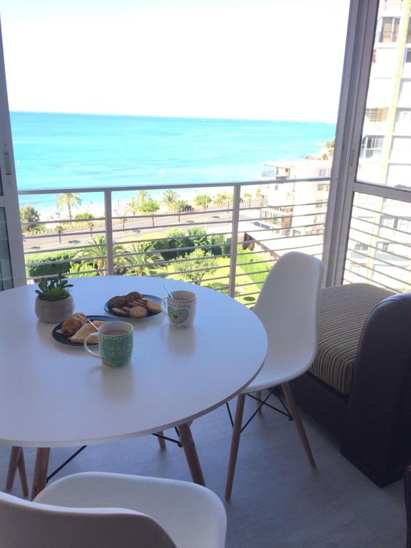 Apartamento en 1ª línea con piscinaimagen principal