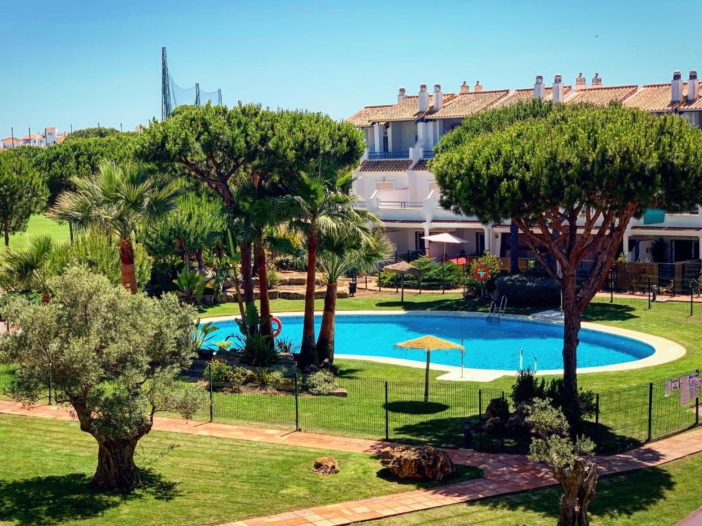 Fantastic 3-Bedroom Holiday Home including Tennis and Pool Near Golf Courseimagen principal