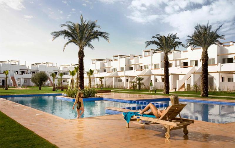 2 bed apartment on Condado De Alhama with roof solarium N5imagen principal