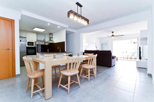 ImagenPINEDA 4 Planet Costa Dorada 2