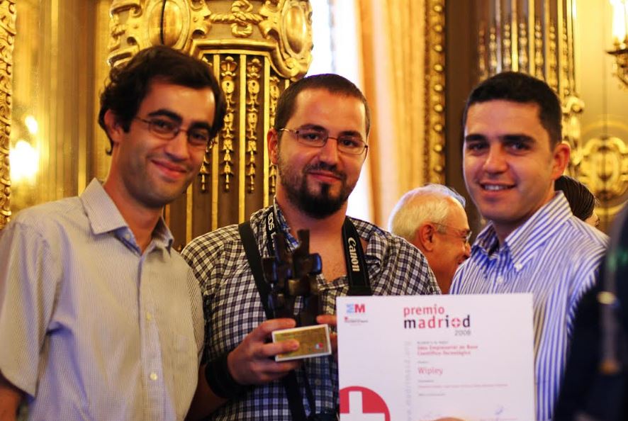 2008, cuando recibimos uno premio de Madri+D a mejor idea de base tecnológica por el uso de nuestro sistema de recomendación en Wipley, nuestra red social de videojuegos. Este fue el empuje que necesitamos en su momento para "creernos" del todo el proyecto y crear la empresa