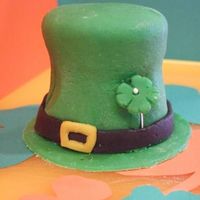 Leprechaun Hat Just kind of playing around with cupcakes. Tried a new recipe from Gourmet and was really disappointed. Chocolate cupake with marzipan. TFL...