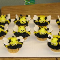 Bumble Bee Cupcakes From the Wilton cupcake fun book