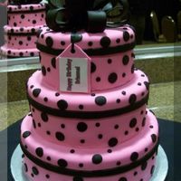 Hat Boxes Pink fondant with black dots and black fondant bow.