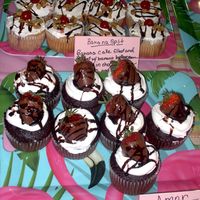 Chocolate And Banana Split Cupcakes Bake Fair Cupcakes