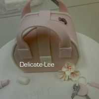 Pink Handbag My first ever hand bag... Fun to do and I cant wait to do another one! I made this cake for my sisters birthday.