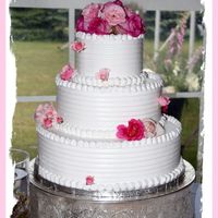 Mg Wedding White Close Up This is a close up of the White amaretto Cake for the wedding.