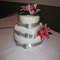3 Tier Wedding Cake Round with Square in the middle - real flowers