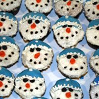 Snowman Cupcakes I made these for my son to take to school for his birthday.