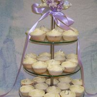 Wedding Cupcakes I found this glass stand in our local discount shop going very cheap so I just had to make some cupcakes to try it