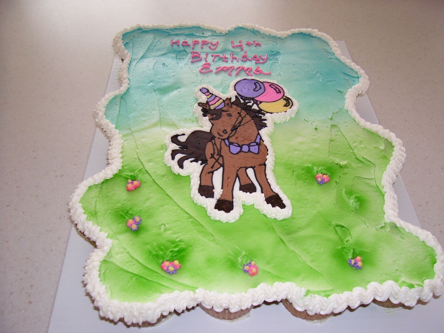 Horse Cupcake Cake I love cupcake cakes!