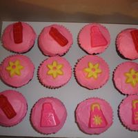 Pink Cupcakes Went with Pink Bratz purse for extra servings.