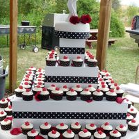 August Wedding black forrest cupcakes with creamcheese frosting