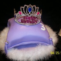 Princess Pillow Cake Thanks to the tutorial on how to make pillow cakes.