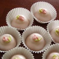 Petit Fours I did these for my friend's Bunco night. They were a big hit. My first attempt at petit fours.